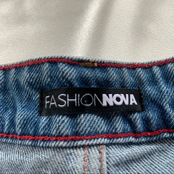 NWOT Fashion Nova Distressed Denim Shorts - Picture 3 of 3